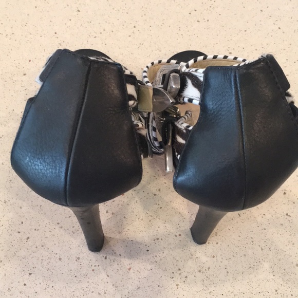 Gorgeous black leather zebra print Jimmy Choo. - Picture 5 of 5